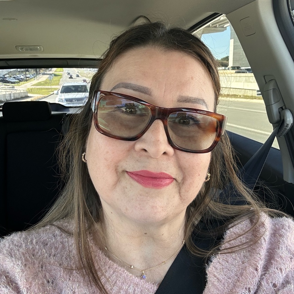 Meet your Posher, Denise